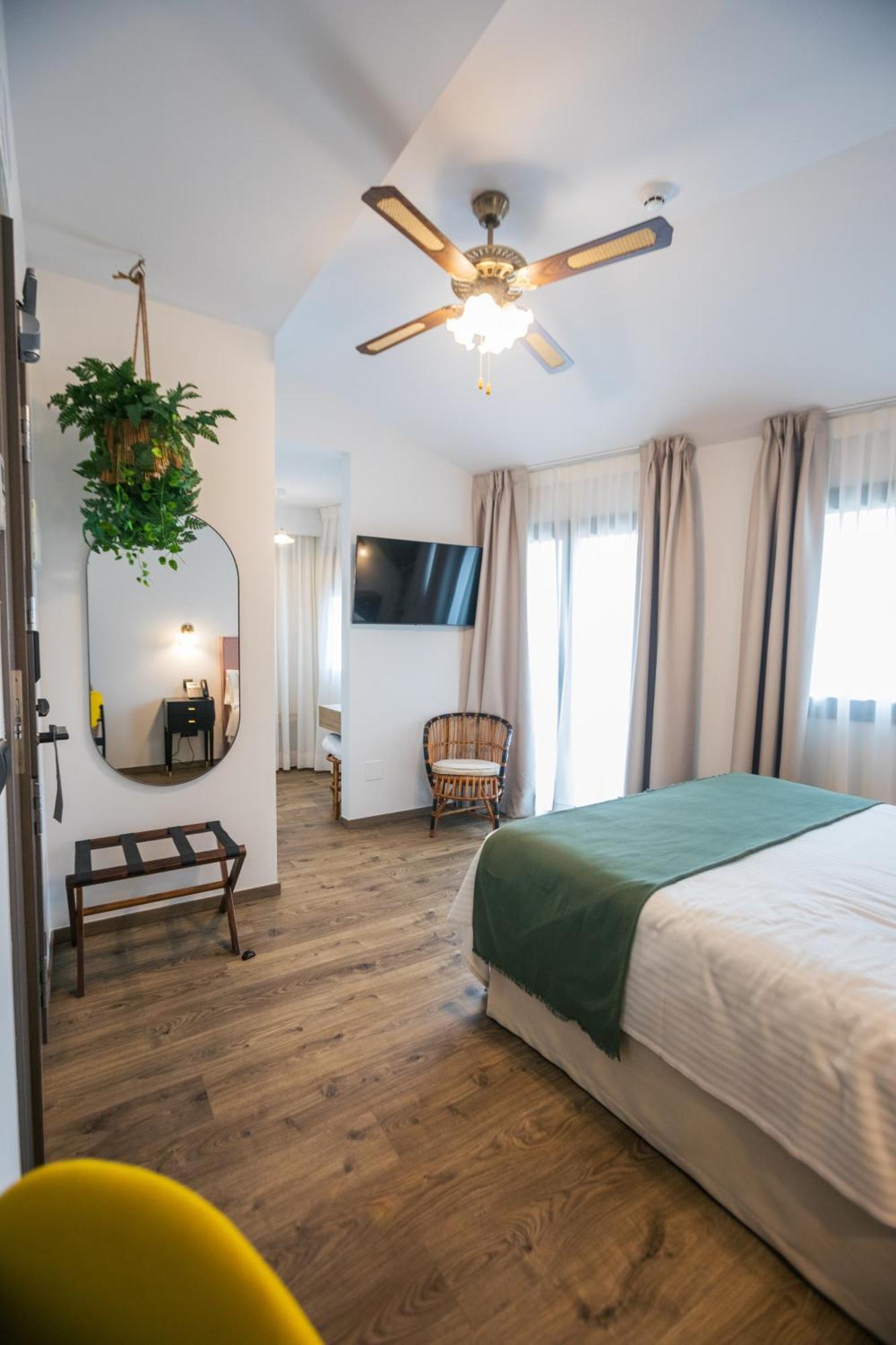 Le Petit Boutique Hotel (Adults Only) Сантандер Екстер'єр фото